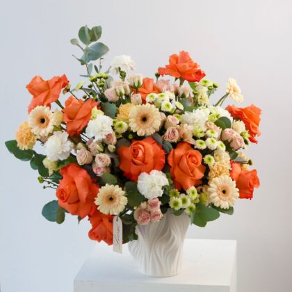 Flower with vase arrangement